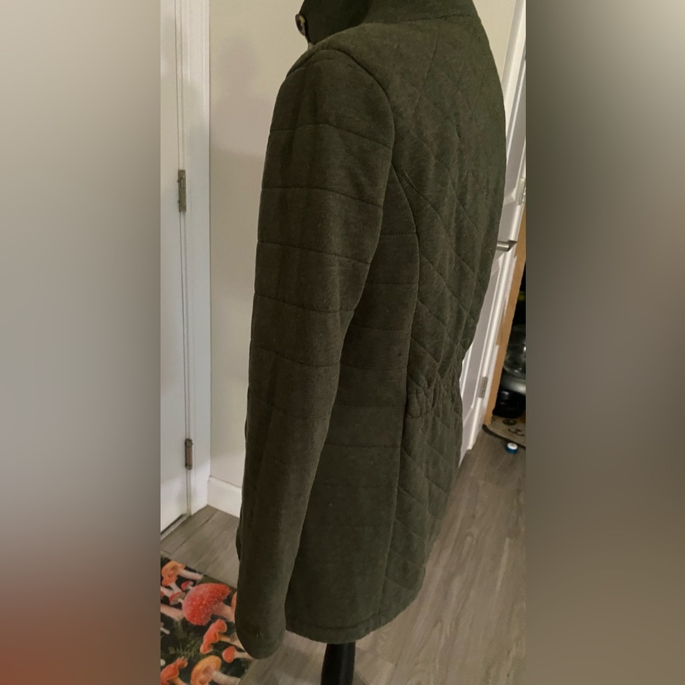 The North Face Green Jacket with Quilted Design - Picture 5 of 12